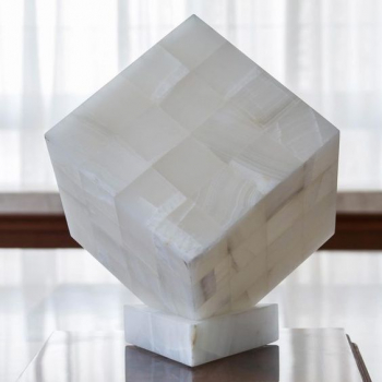 lampara-de-buro-onix-cubo-parquet-20x20x20cm