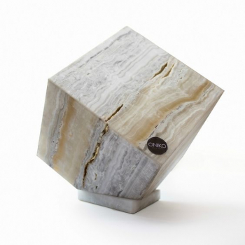 lampara-de-buro-onix-cubo-placa-20x20x20cm