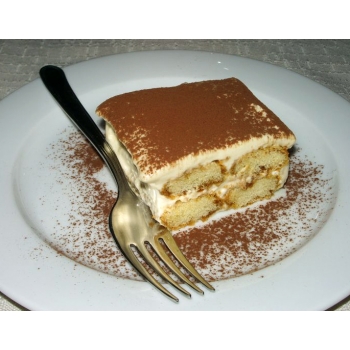 TIRAMISU CLASICO - CHAROLA CON 8 PORCIONES